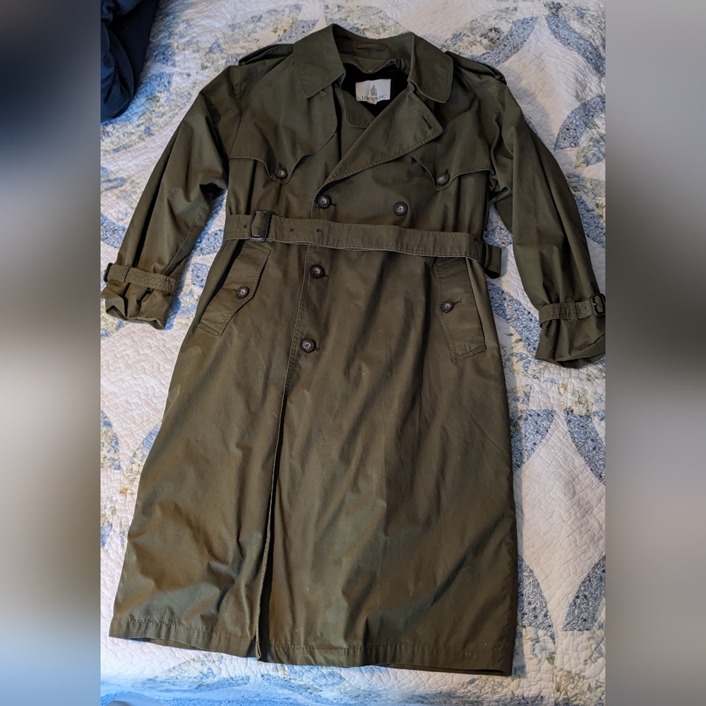 London Fog Green Trench Coat with Double-Breasted Front and Belted Waist